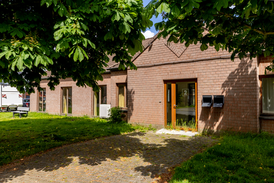 Elliot image 16