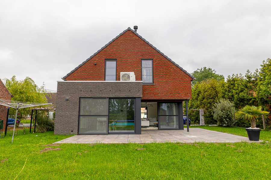 Lila image 15